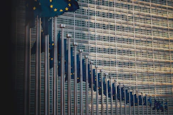 traduction pour les textes émanent d'institutions européennes et institutions (inter)nationales