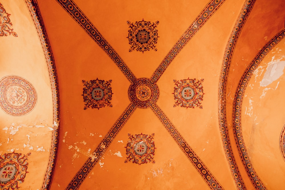 brown and white floral ceiling