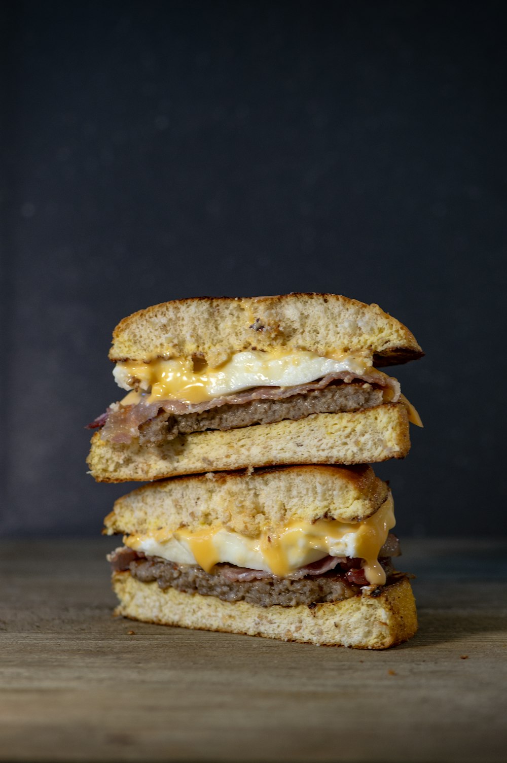 Hamburger con tortino e formaggio