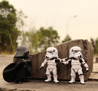 2 star wars storm trooper toys