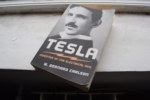 A digital book cover on hydrogen technologies.