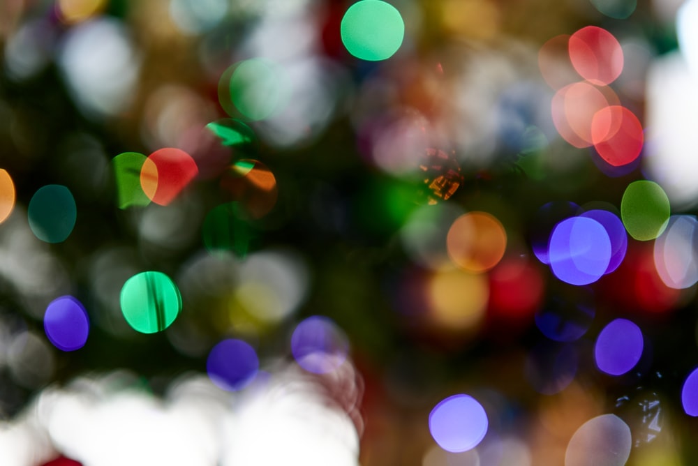 bokeh photography of green and red lights