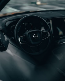 black mercedes benz steering wheel