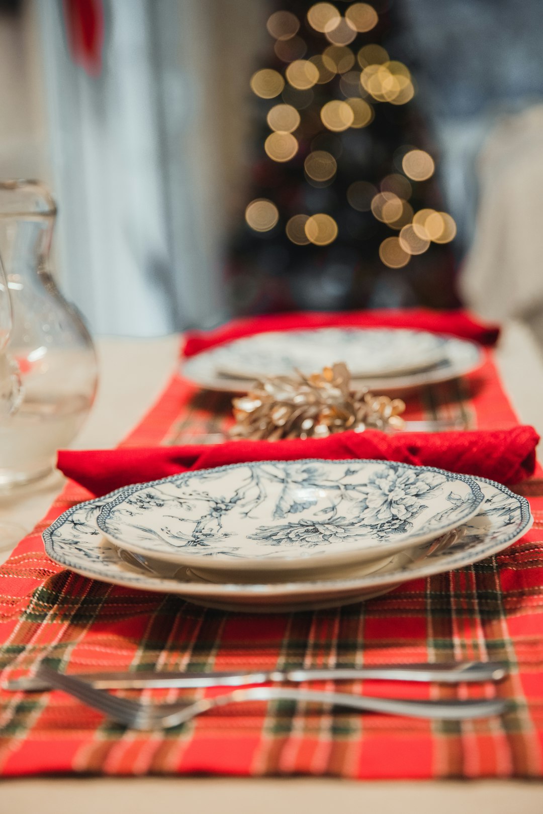 red and white floral ceramic plate