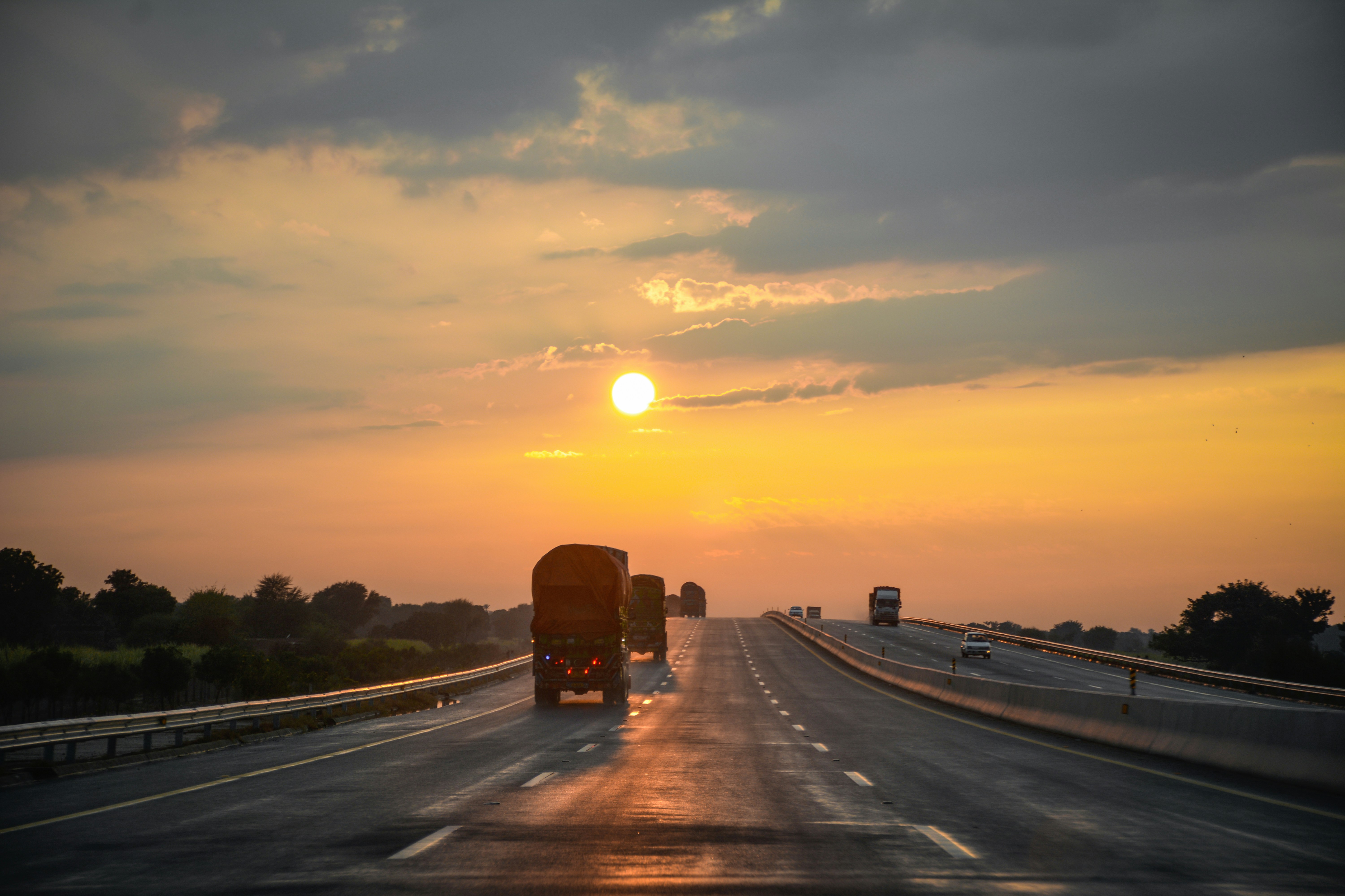 photo-1608963844935-