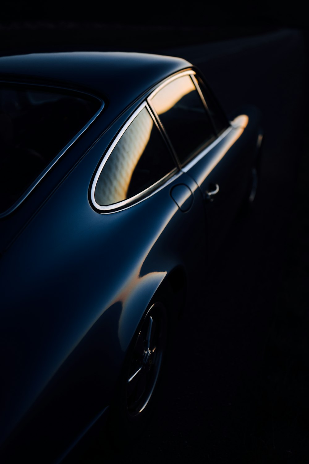 black car with white light