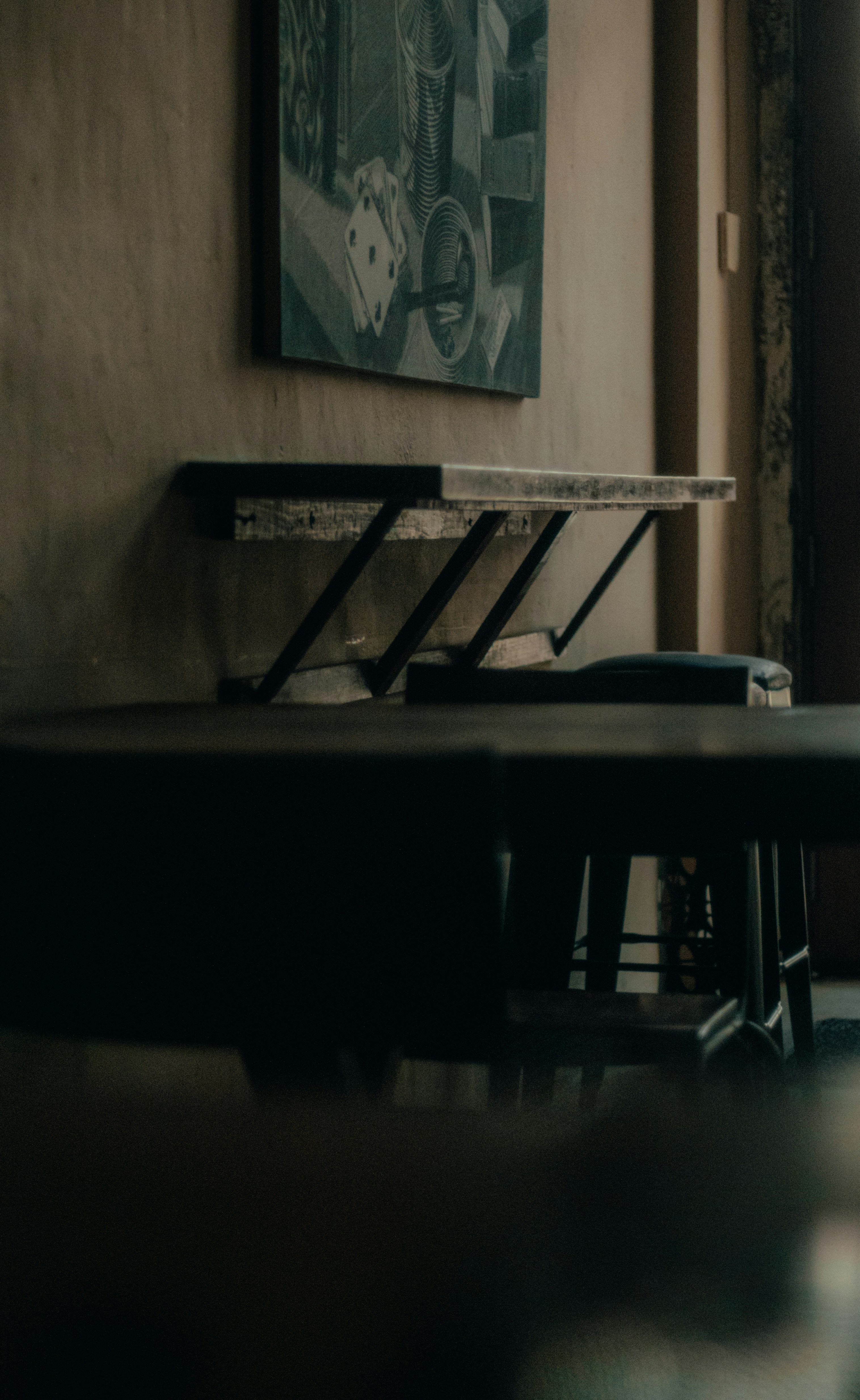 gray computer monitor