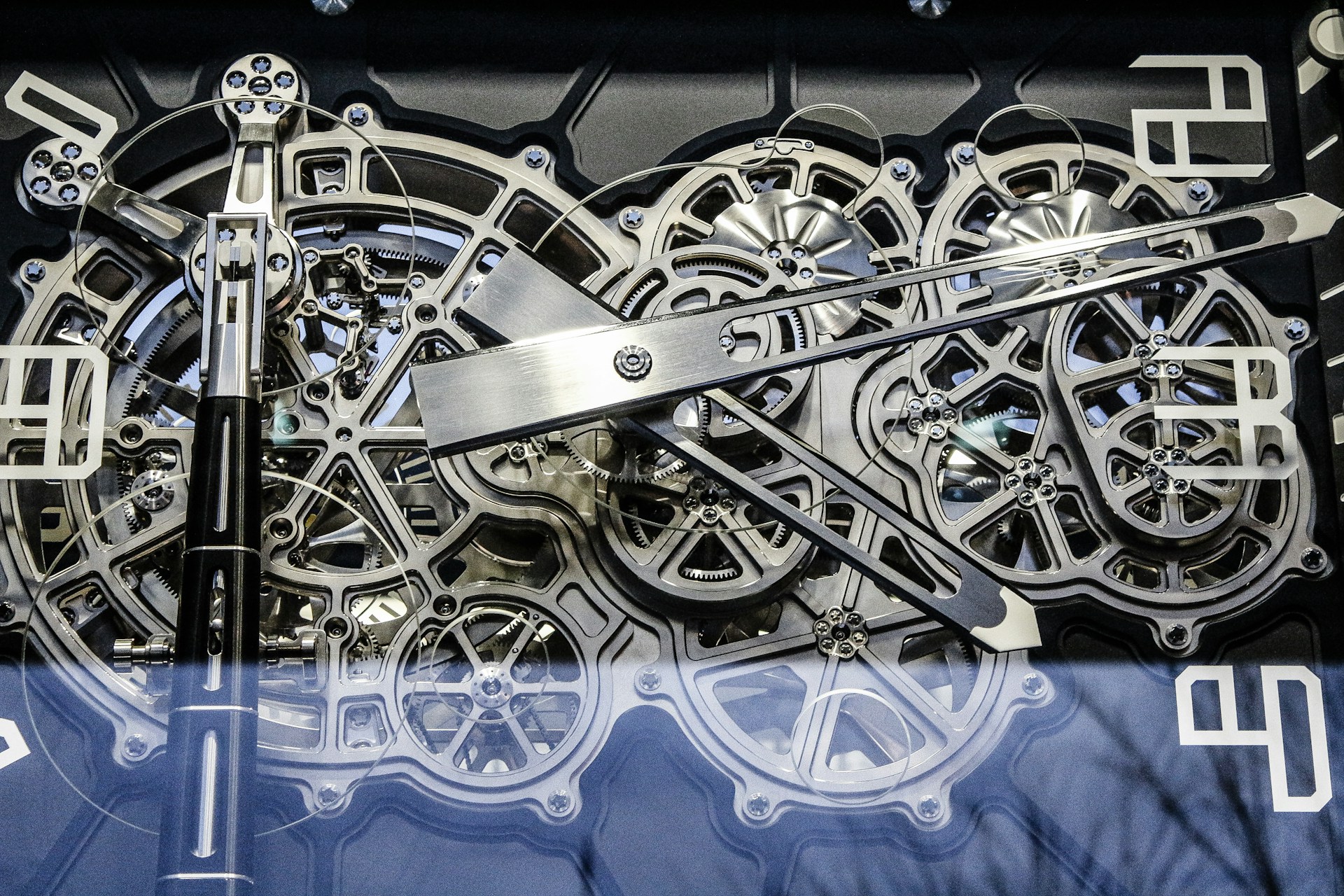silver and gold bicycle wheel