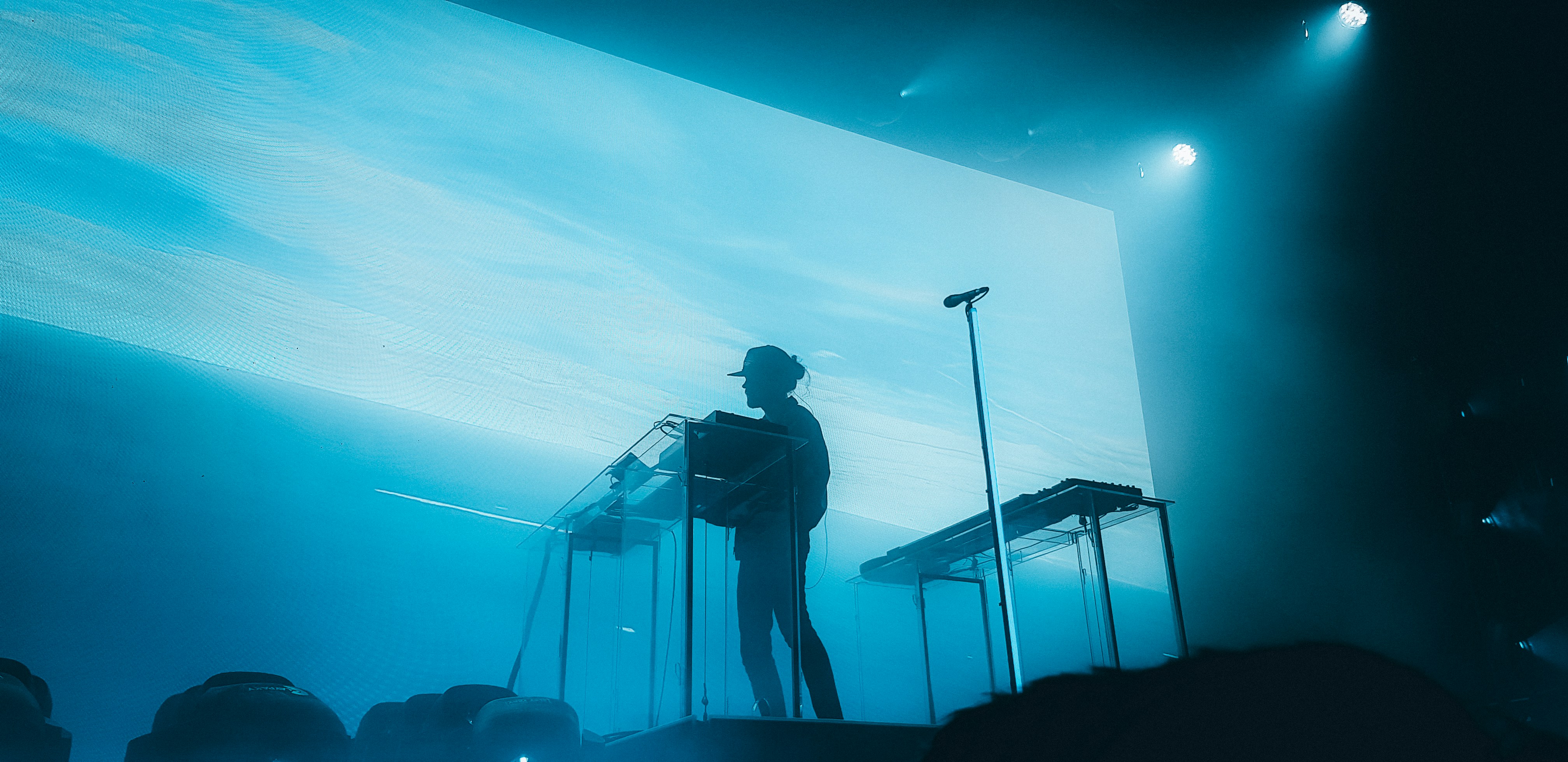 https://images.unsplash.com/photo-1609102026604-c3226b55aa4e?ixid=MnwxMjA3fDB8MHxwaG90by1wYWdlfHx8fGVufDB8fHx8&ixlib=rb-1.2.1&auto=format&fit=crop&w=1629&q=80