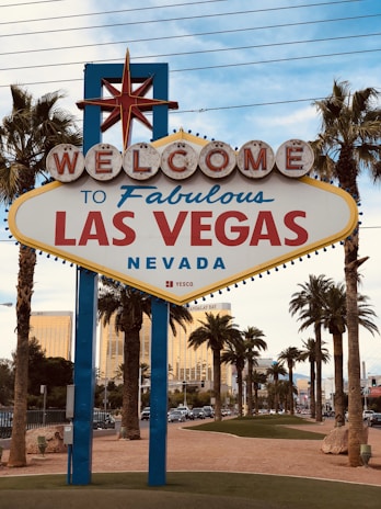 welcome to fabulous las vegas nevada signage