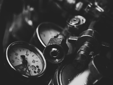 black and white analog gauge