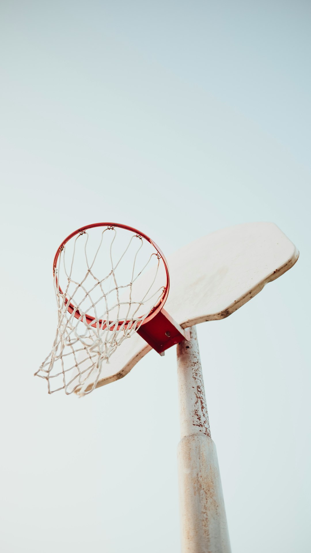 white and red basketball hoop