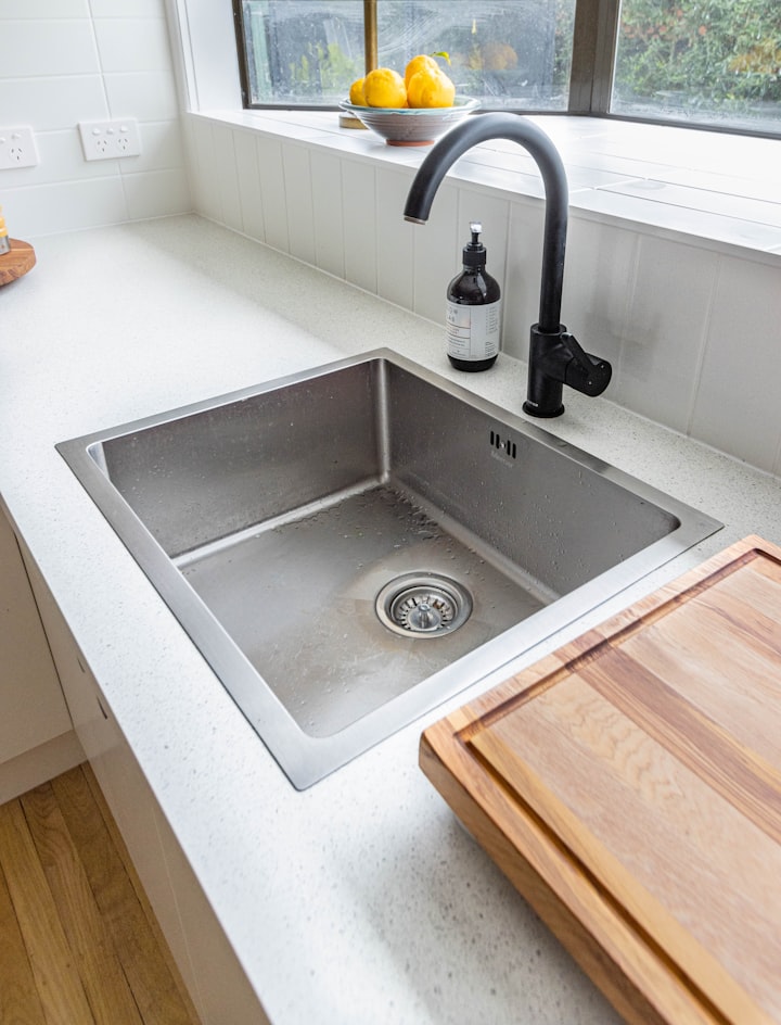 How to Unclog the Sink With Products That You Already Have In the Kitchen
