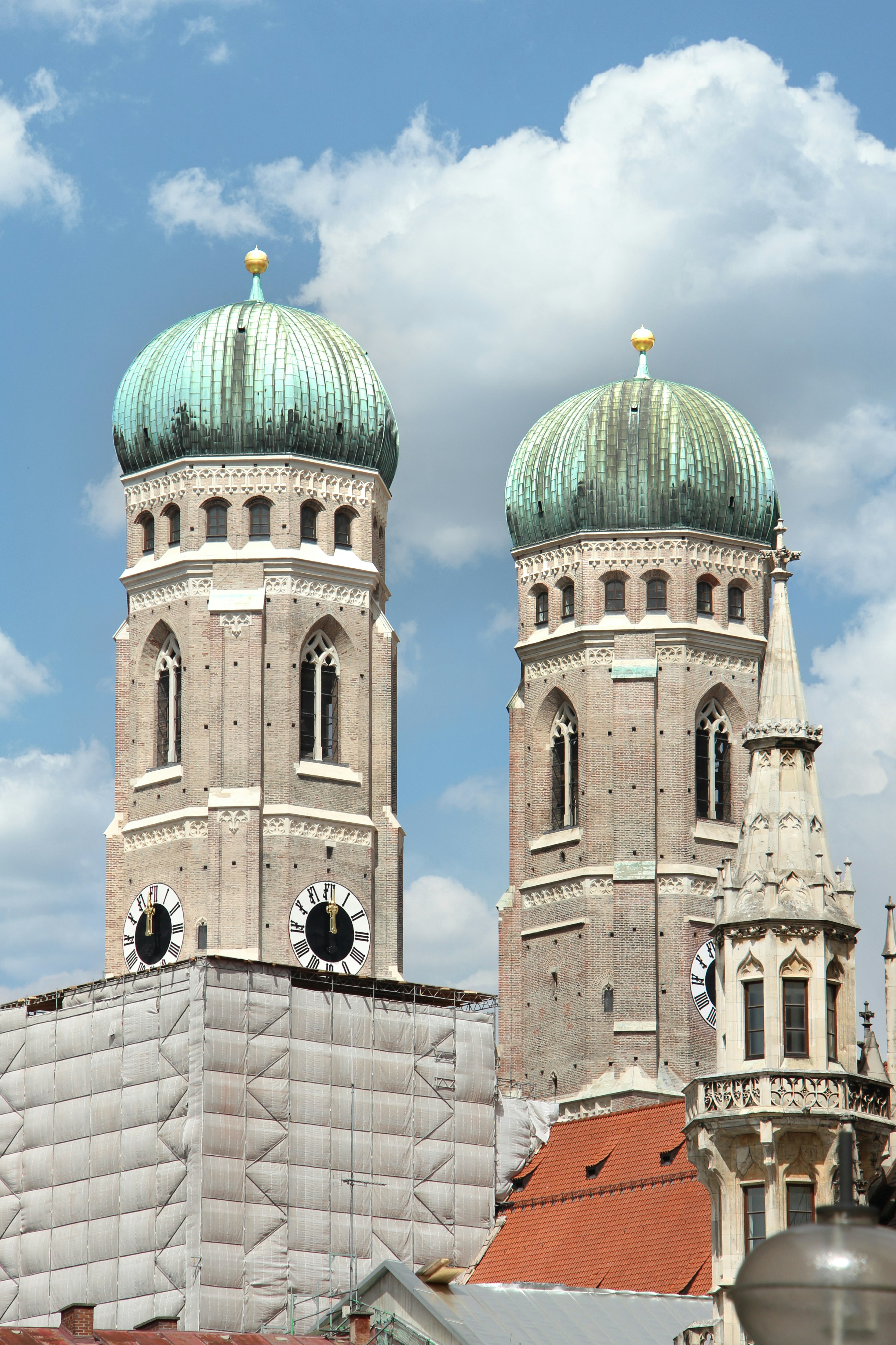 green dome building under blue sky during daytime