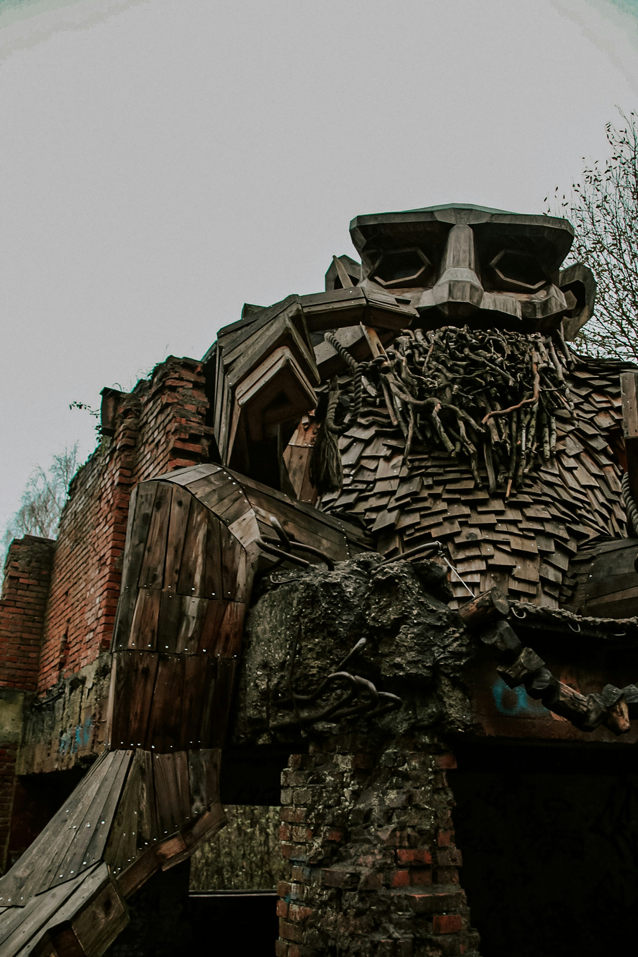 Escultura Raíces Vivas