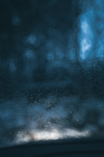 Power dynamics and strategic anticipation under systemic risk