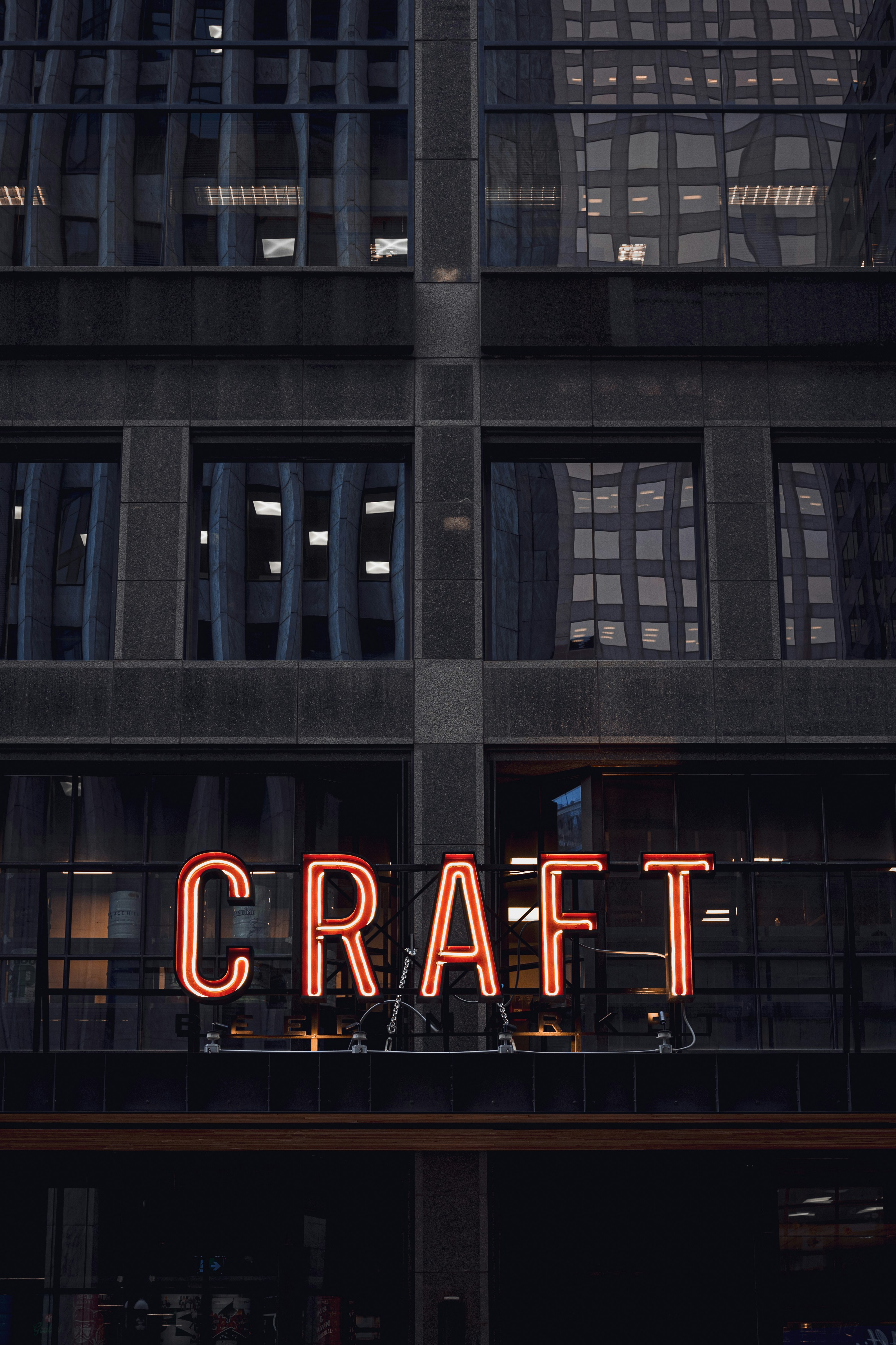 Bâtiment de café UNKs pendant la journée
