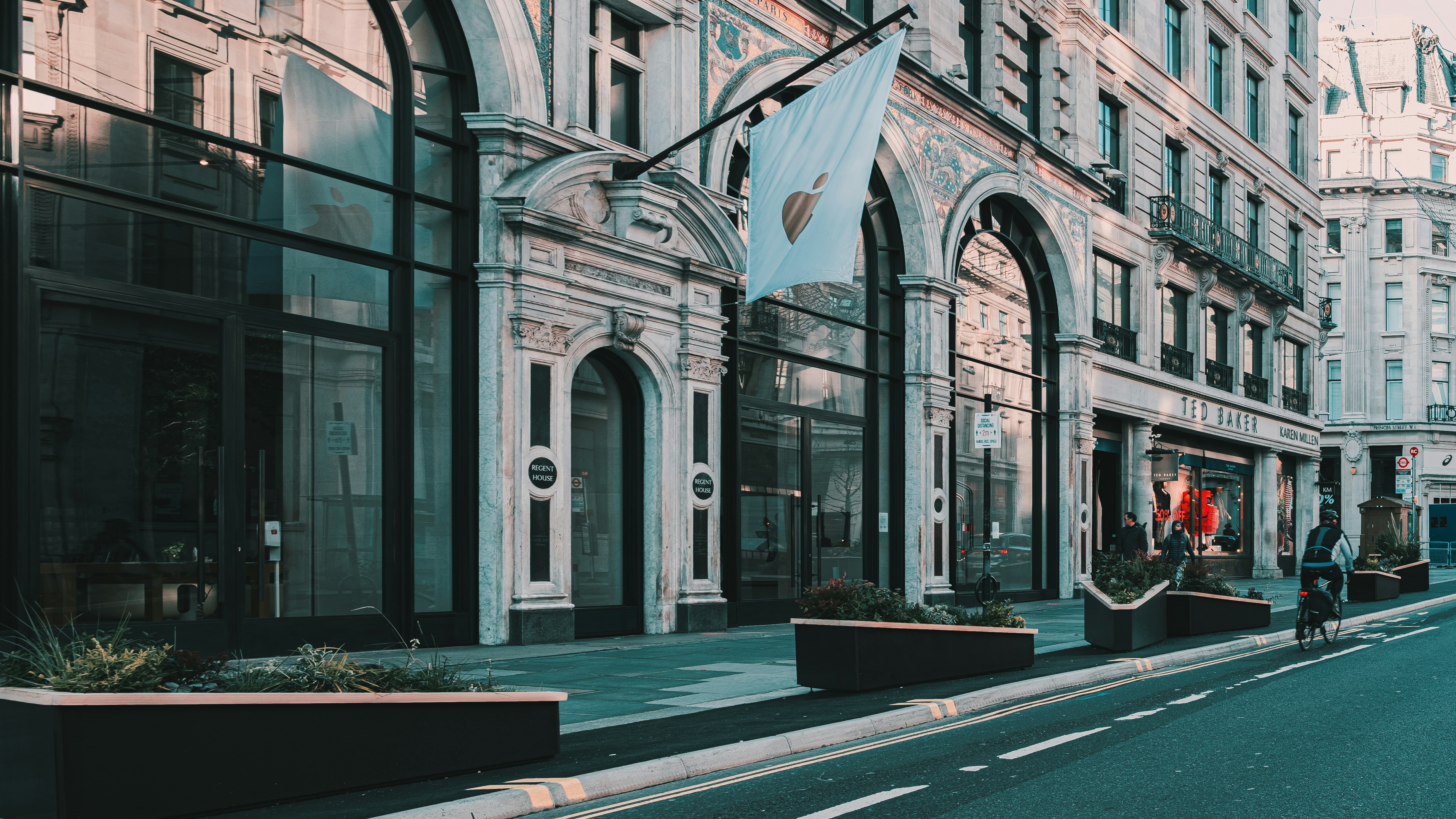 Photo by reganography