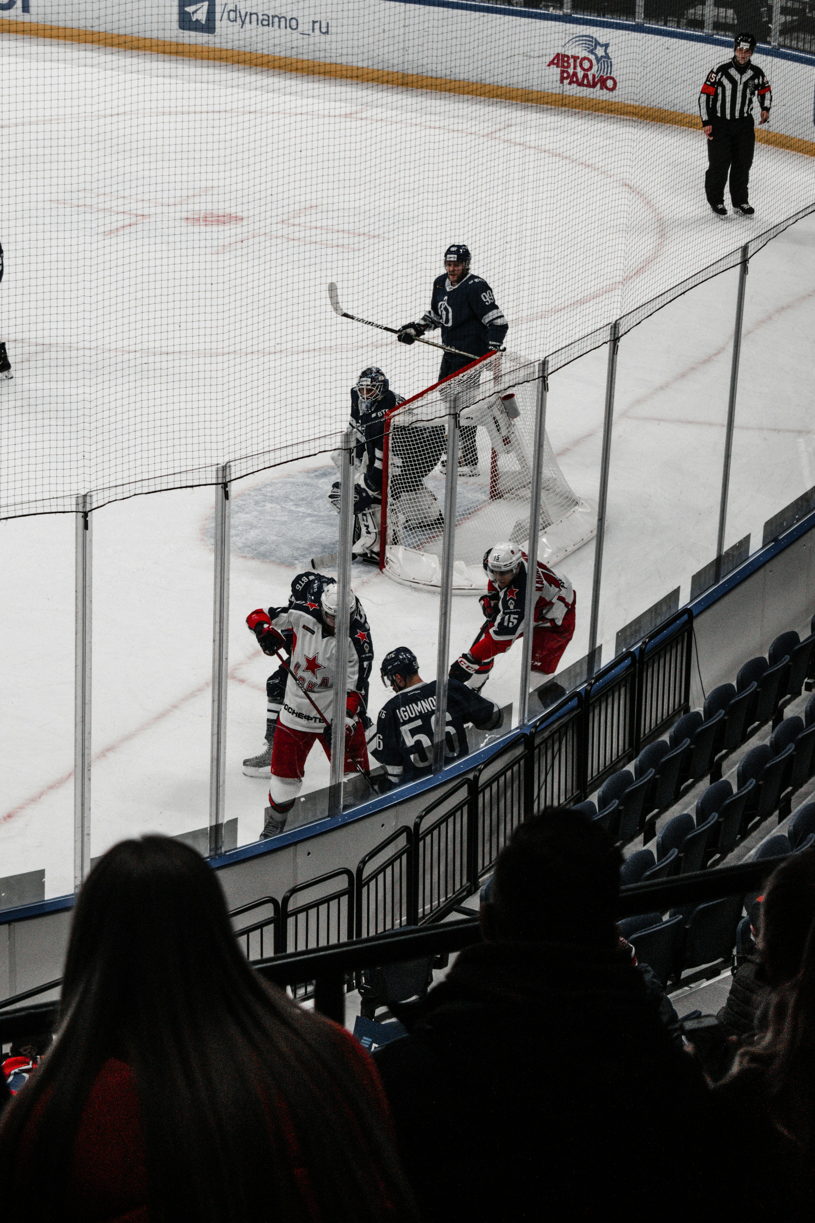 photo-1609407035355-bc4c5991284a