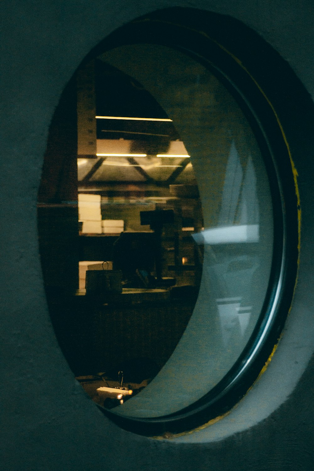 round mirror with black frame