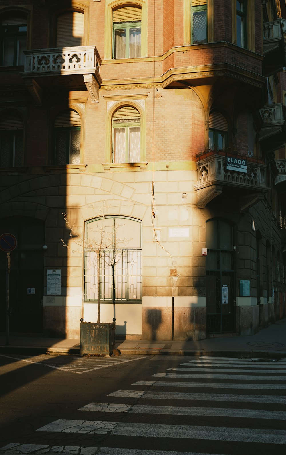 brown concrete building during daytime