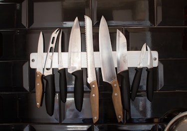 conjunto de cuchillos afilados para la cocina