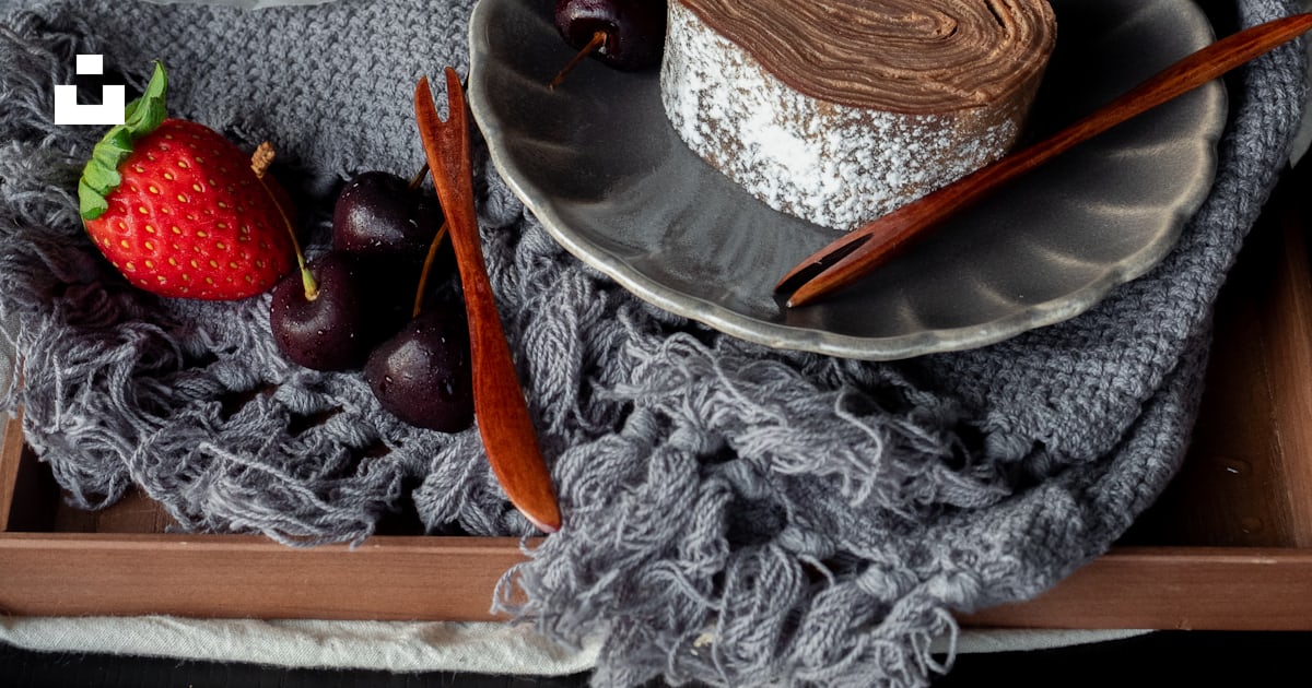 Brown pastry on white ceramic plate photo – Free Dessert Image on Unsplash