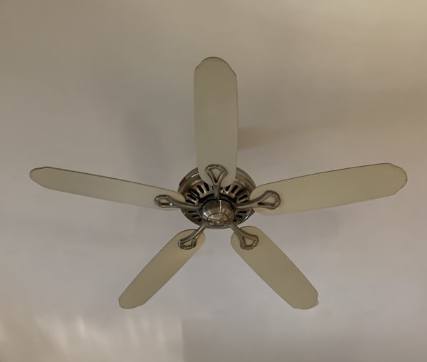 Measuring diameter of a ceiling fan