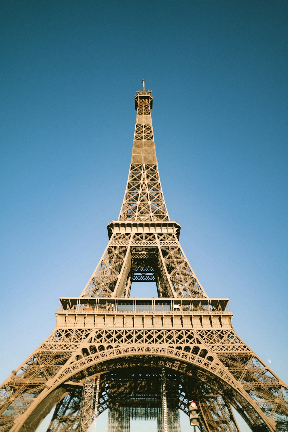 eiffel tower under blue sky during daytime