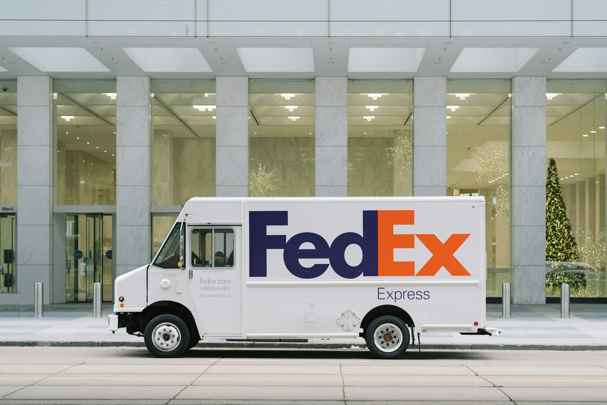 Teslimat şirketi FedEX, Delhivery'e yüz milyon dolar yatırım yaptı