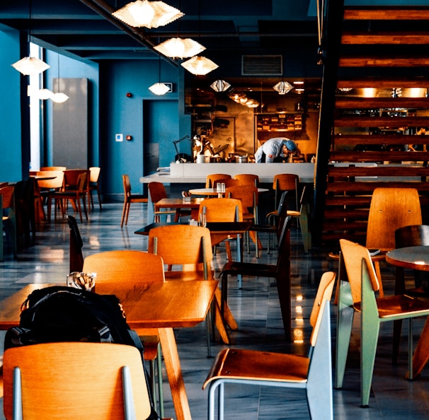sillas para restaurante de madera