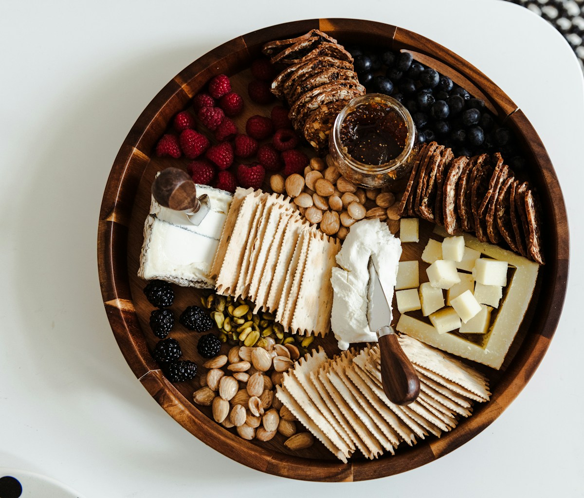 How Do You Make a Charcuterie Board Look Like a Cake?