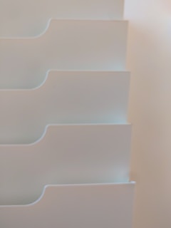 A spacious storage wall with balanced compartments, designed for practical use without decorative excess.