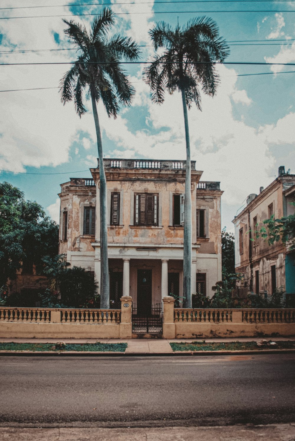 brown and white concrete building