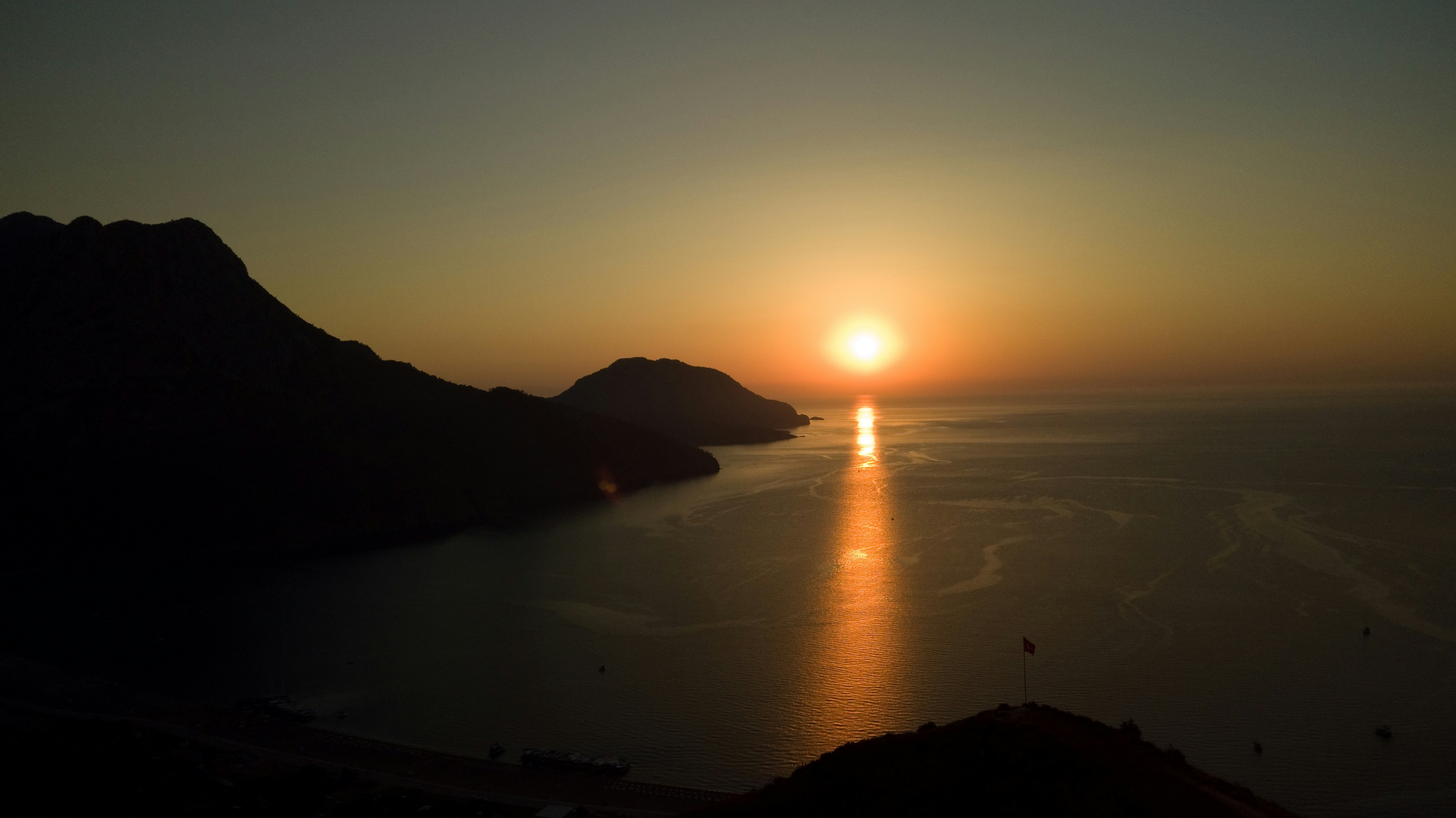 Photo by raimondklavins