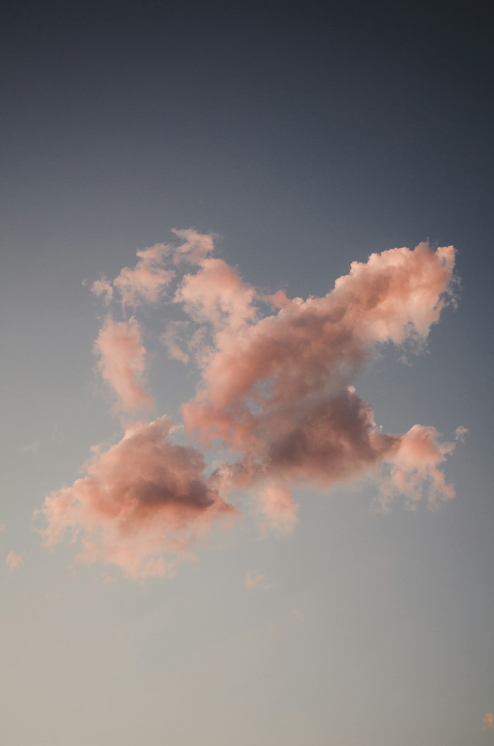 Nubes blancas y cielo azul durante el día