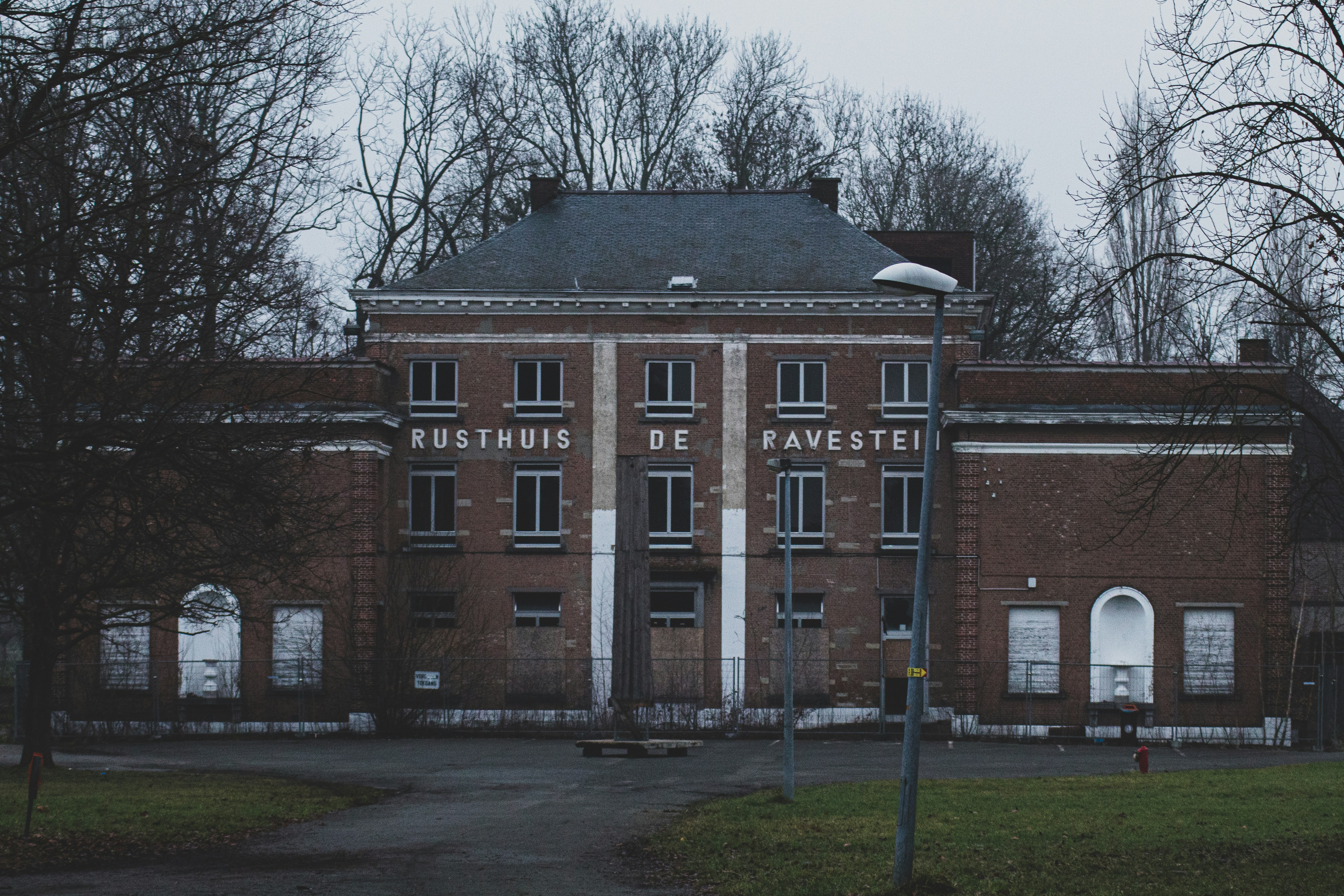brown and white concrete building