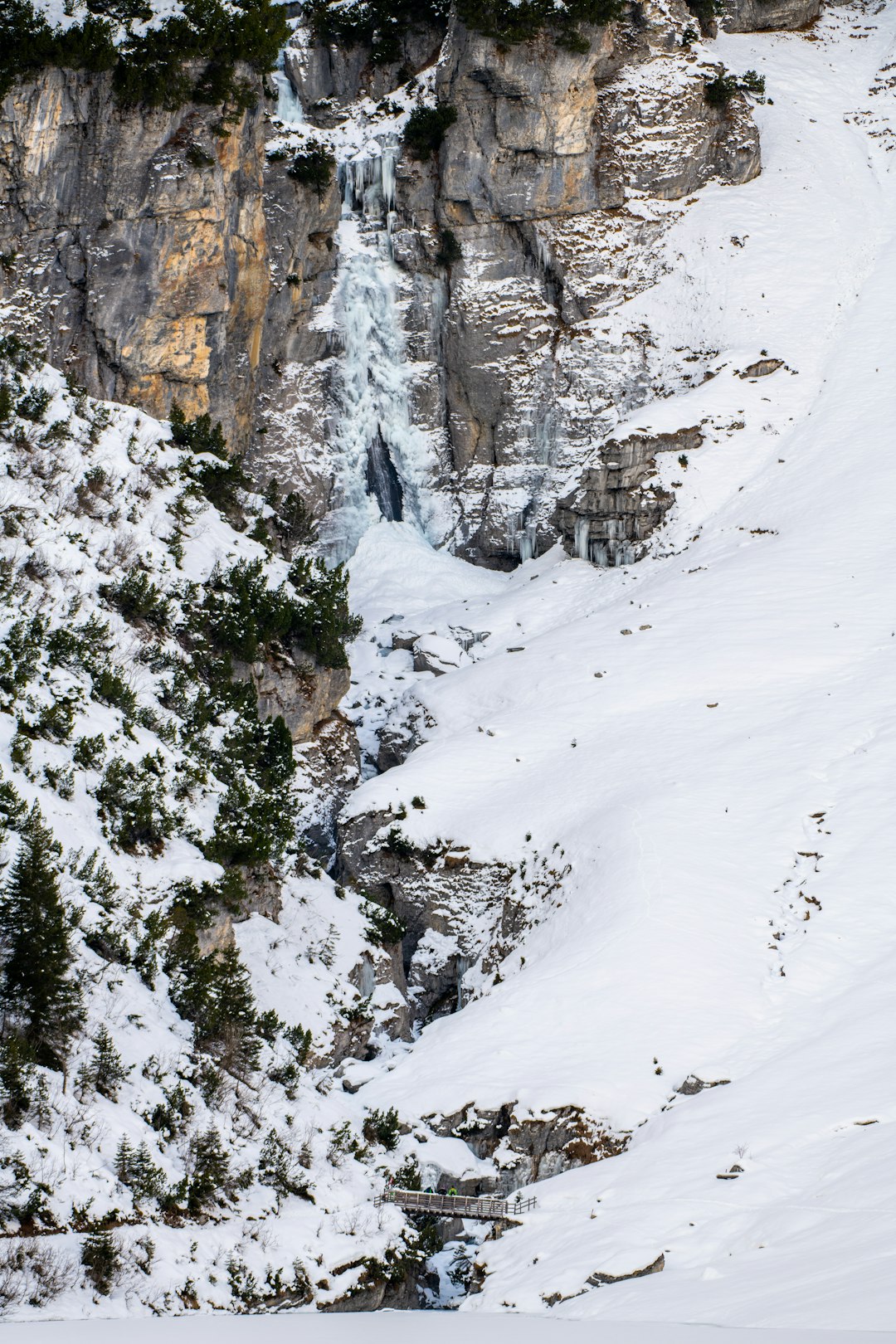 snow covered mountain during daytime