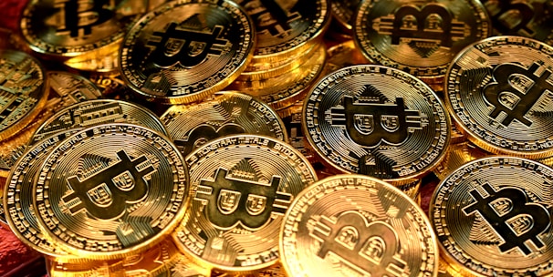 gold and silver round bitcoins