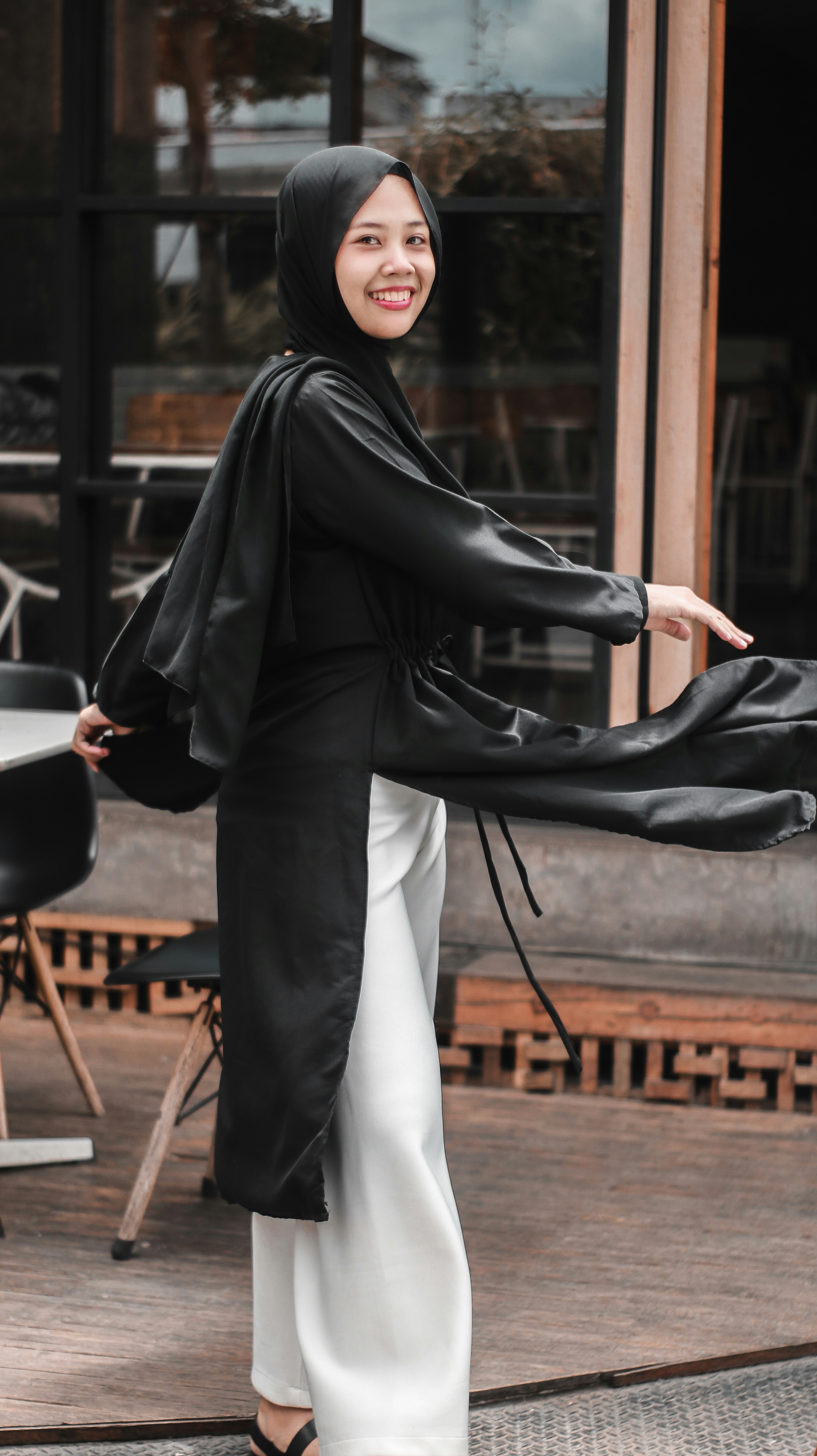 Hijab Woman Pictures Download Free Images On Unsplash