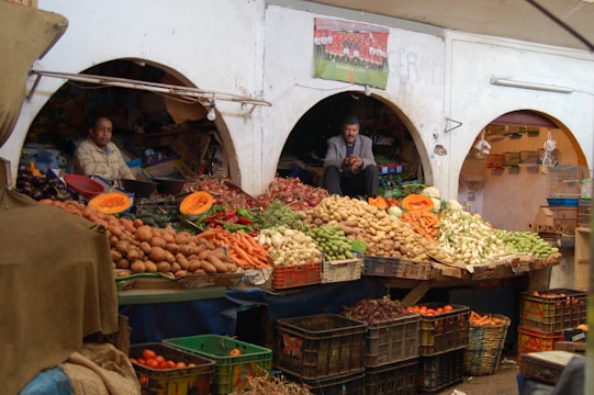 fruit stand on market during daytime