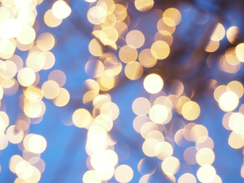 white and yellow bokeh lights