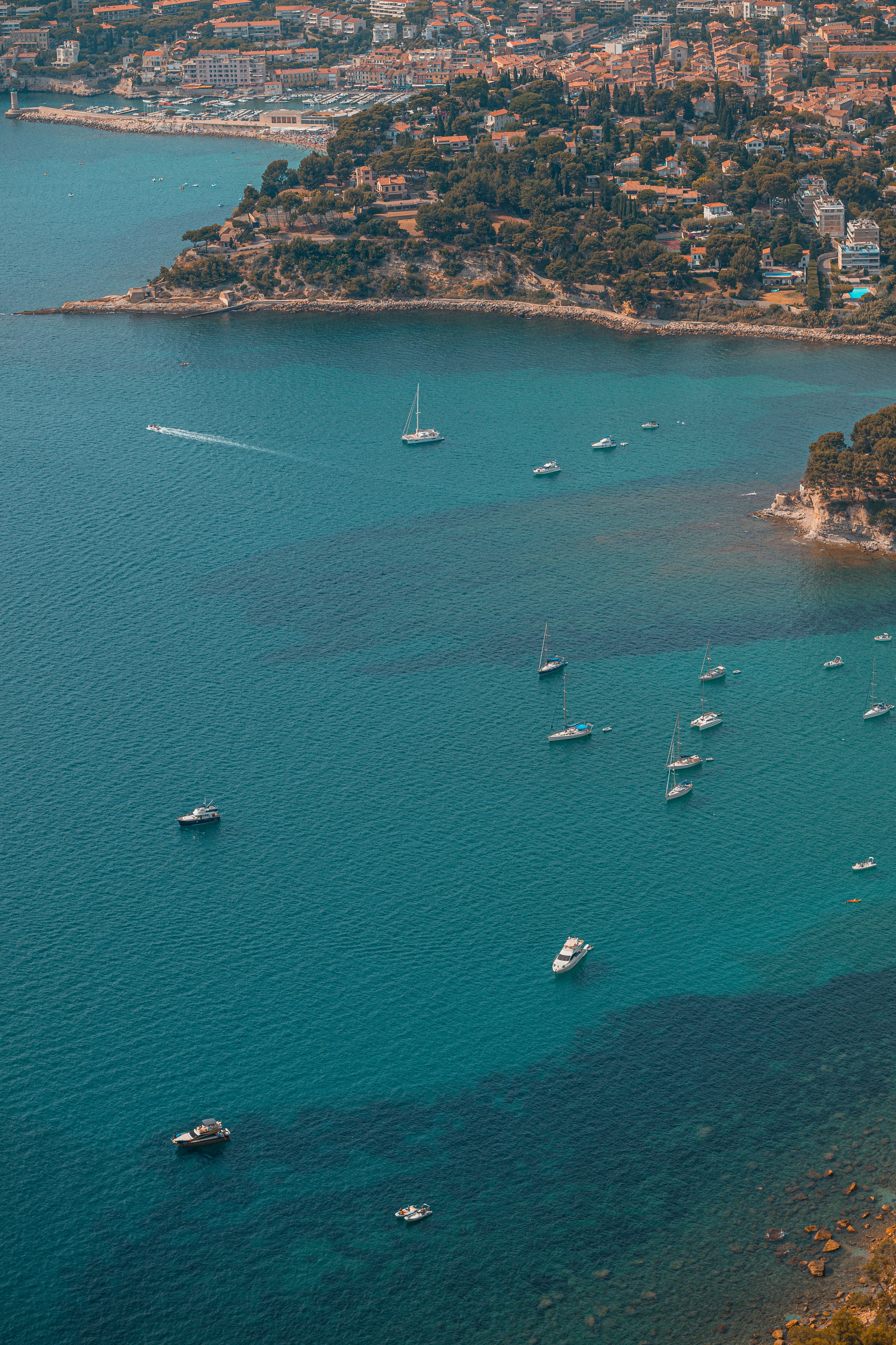 Photo by valentinlacoste