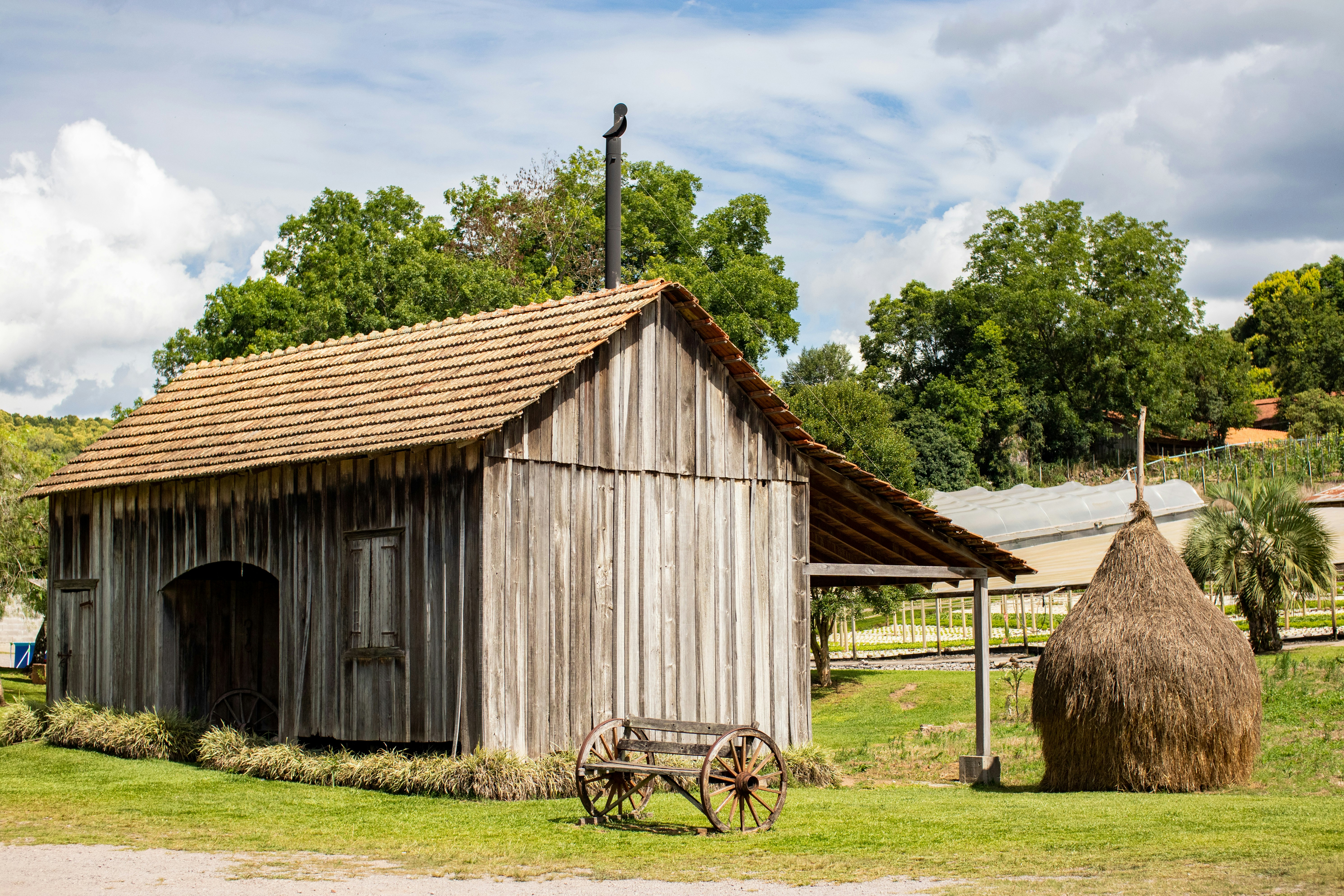 Brown wooden house near green trees during daytime photo – Free Farm ...