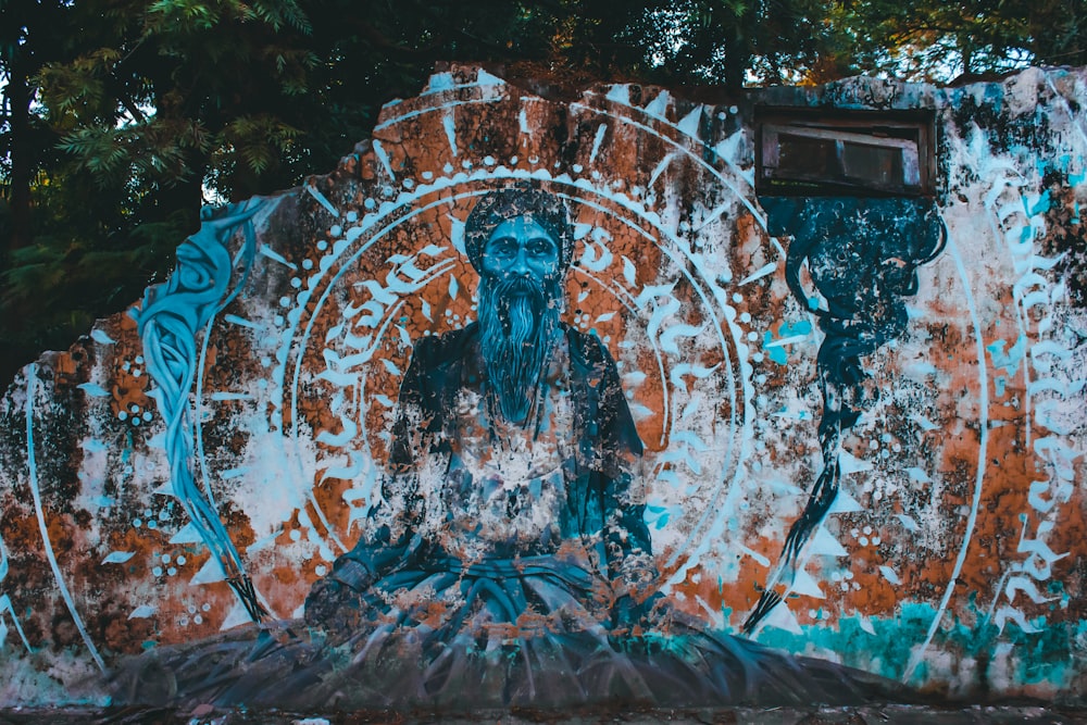 blue and white floral round fountain