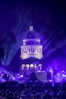 A stunning backdrop during Evaluna's live concert.