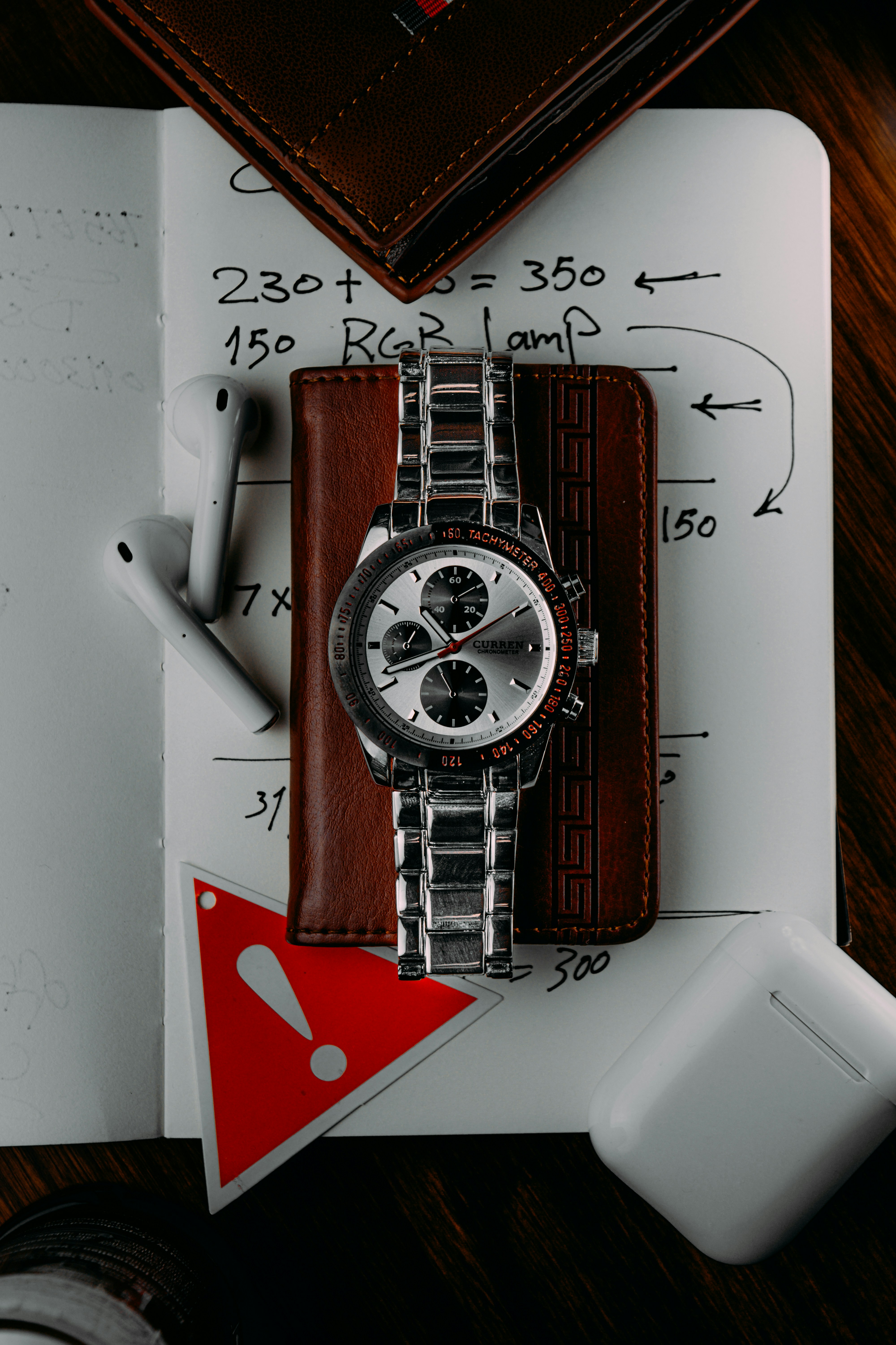 Cámara vintage roja y blanca