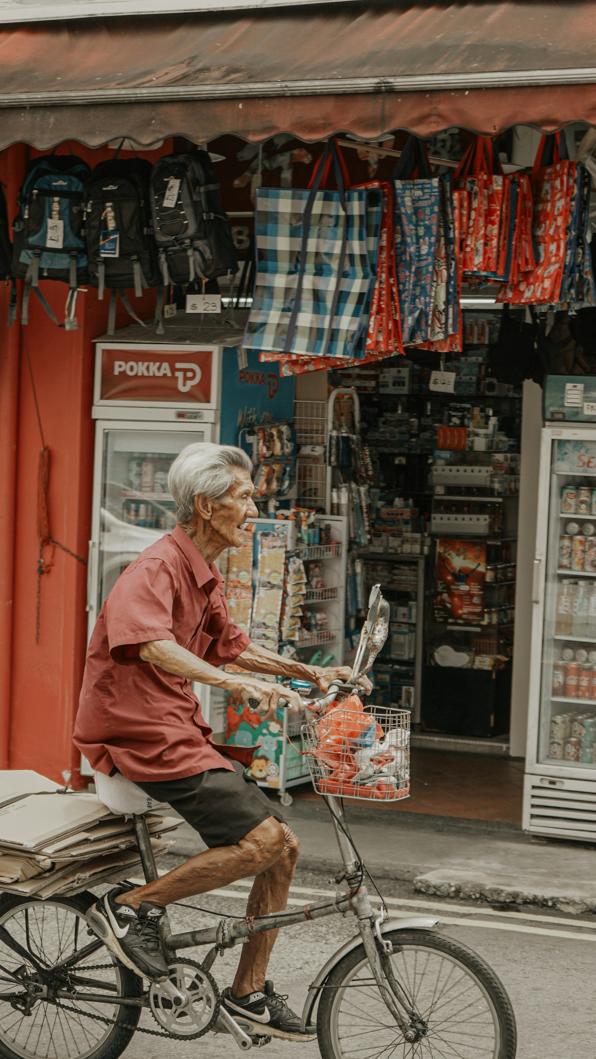 Photo by peterkarundeng