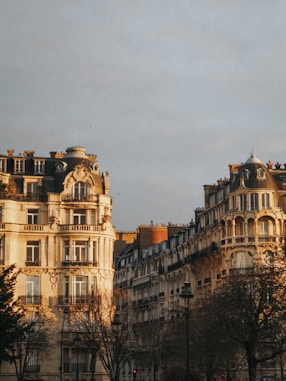 Façade d'immeuble à Paris 17ème où est installé Foucault Avocats, cabinet d'avocats d'affaires