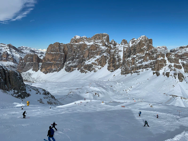 Best Meeting-Friendly Cafes in Cortina d'Ampezzo for Calls and Client Sessions